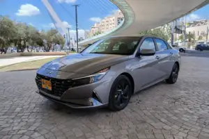 יונדאי ELANTRA HEV PREMIUM 2023 במימון מלא