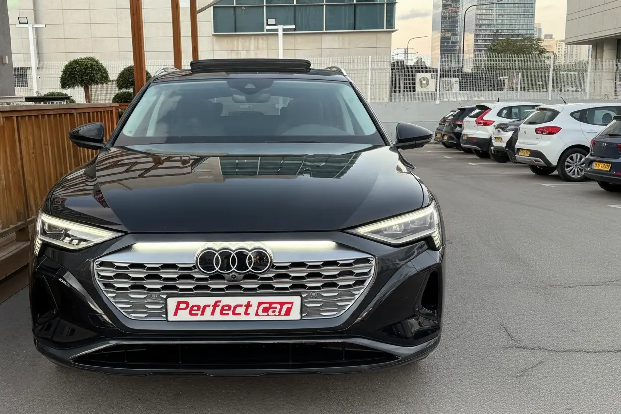אאודי Q8 E-TRON ADV LUXURY