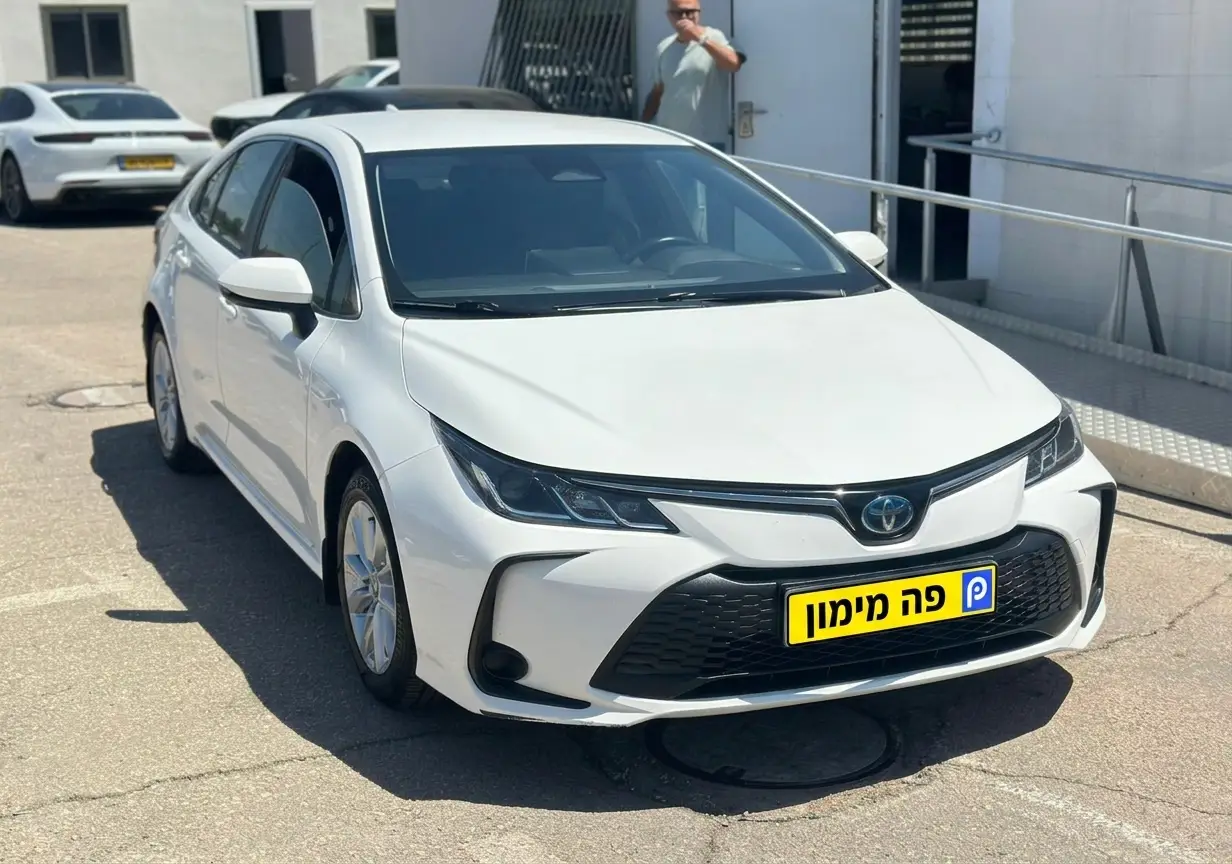 טויוטה COROLLA SDN HSD SUN