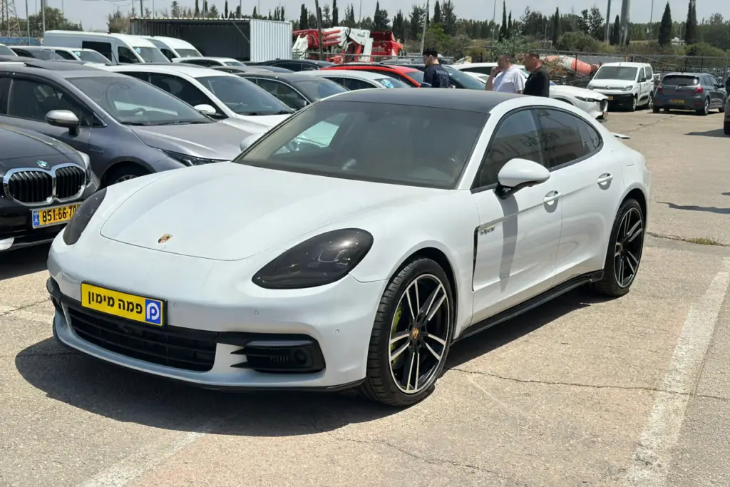 מימון ל-PANAMERA 4 E-HYORCHID PACK2018