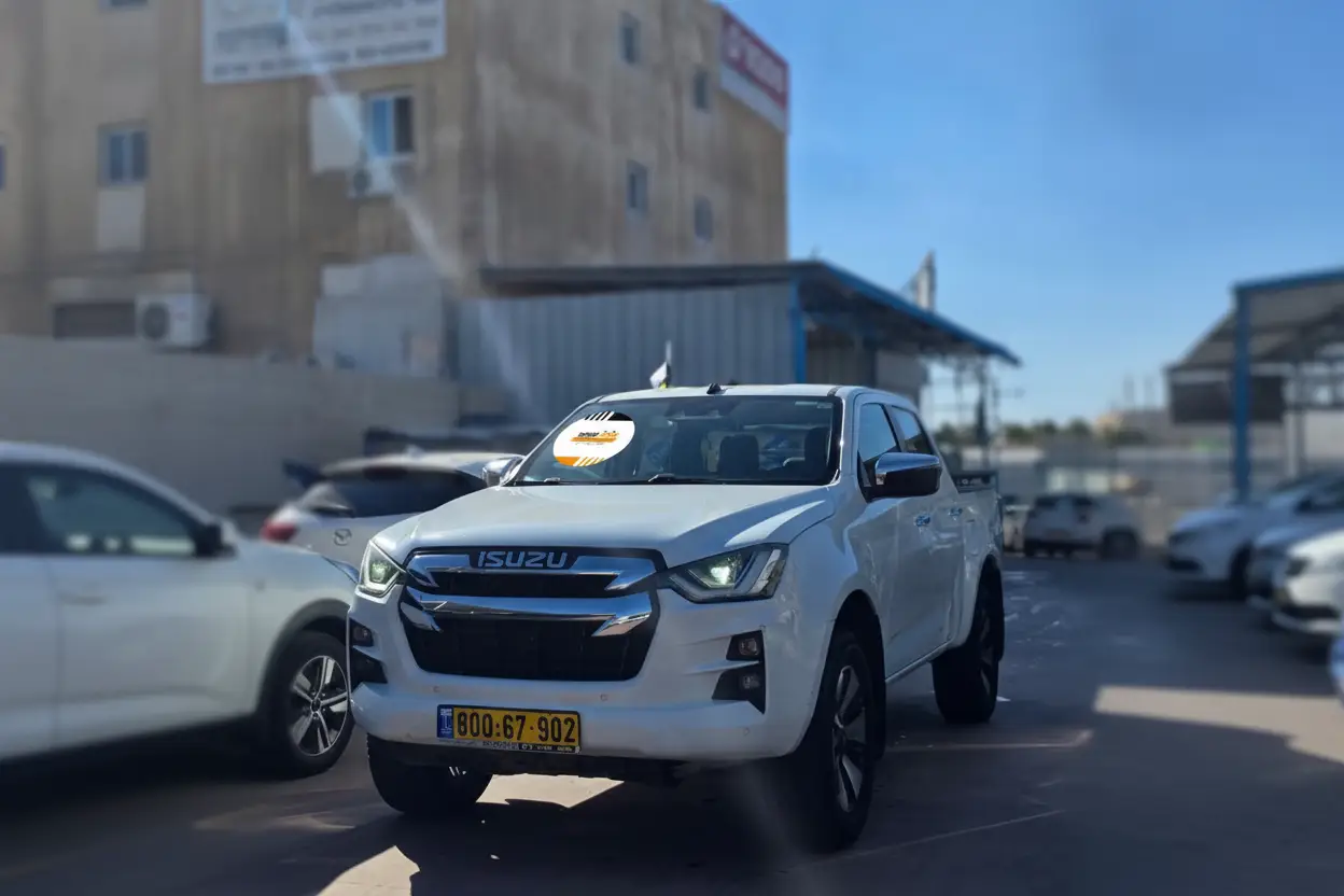 איסוזו D-MAX LS PREMIUM