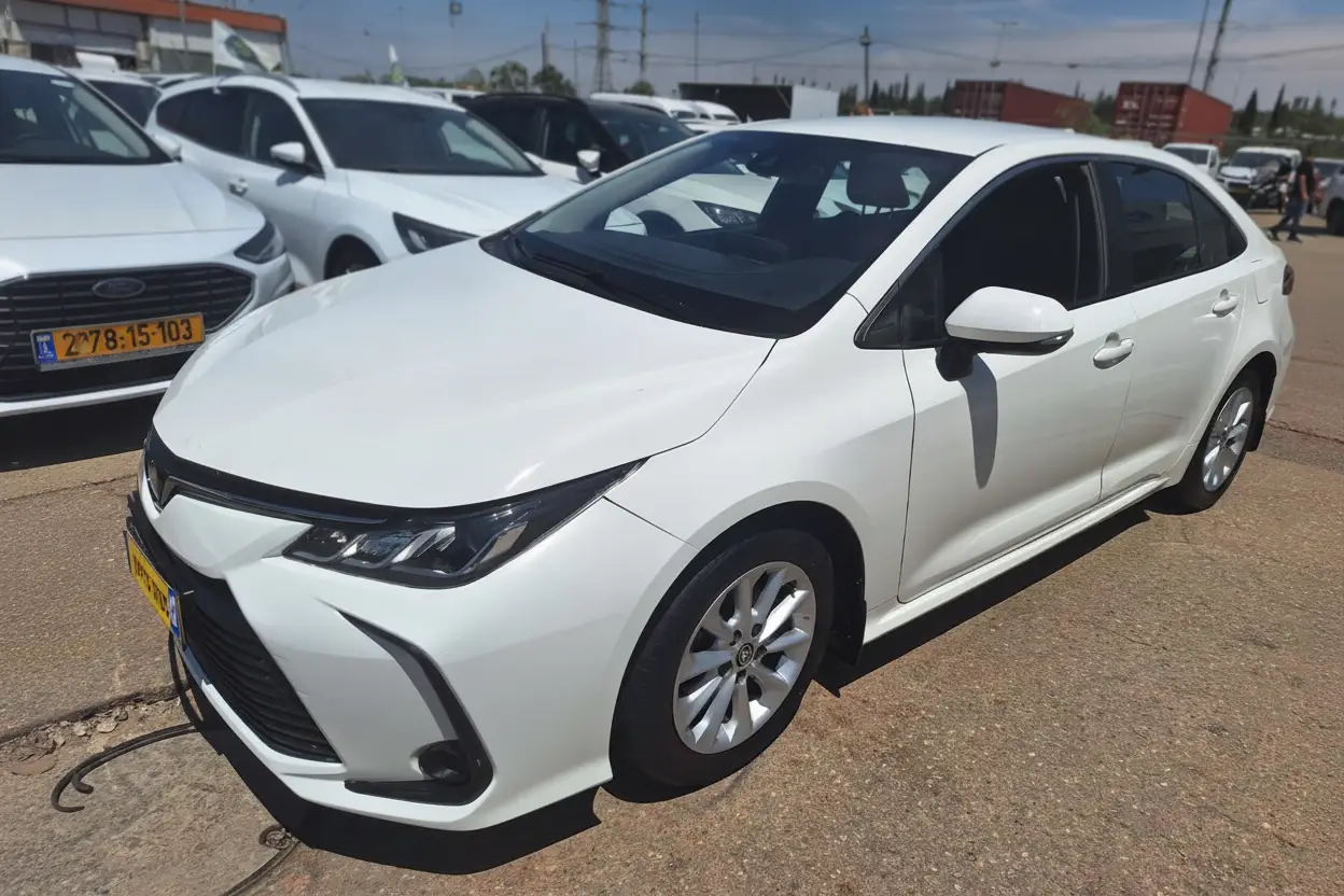 טויוטה COROLLA HSD SDN SUN