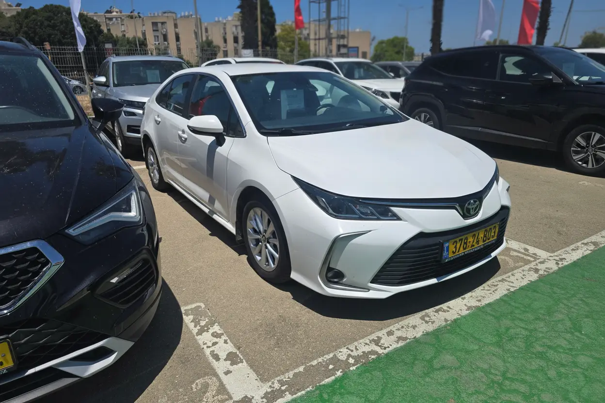 טויוטה COROLLA LUONGE