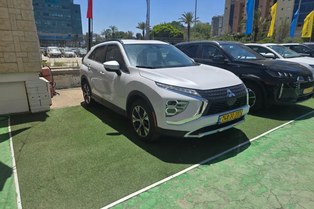 מימון ל-ECLIPSE CROSSEXECUTIVE2023