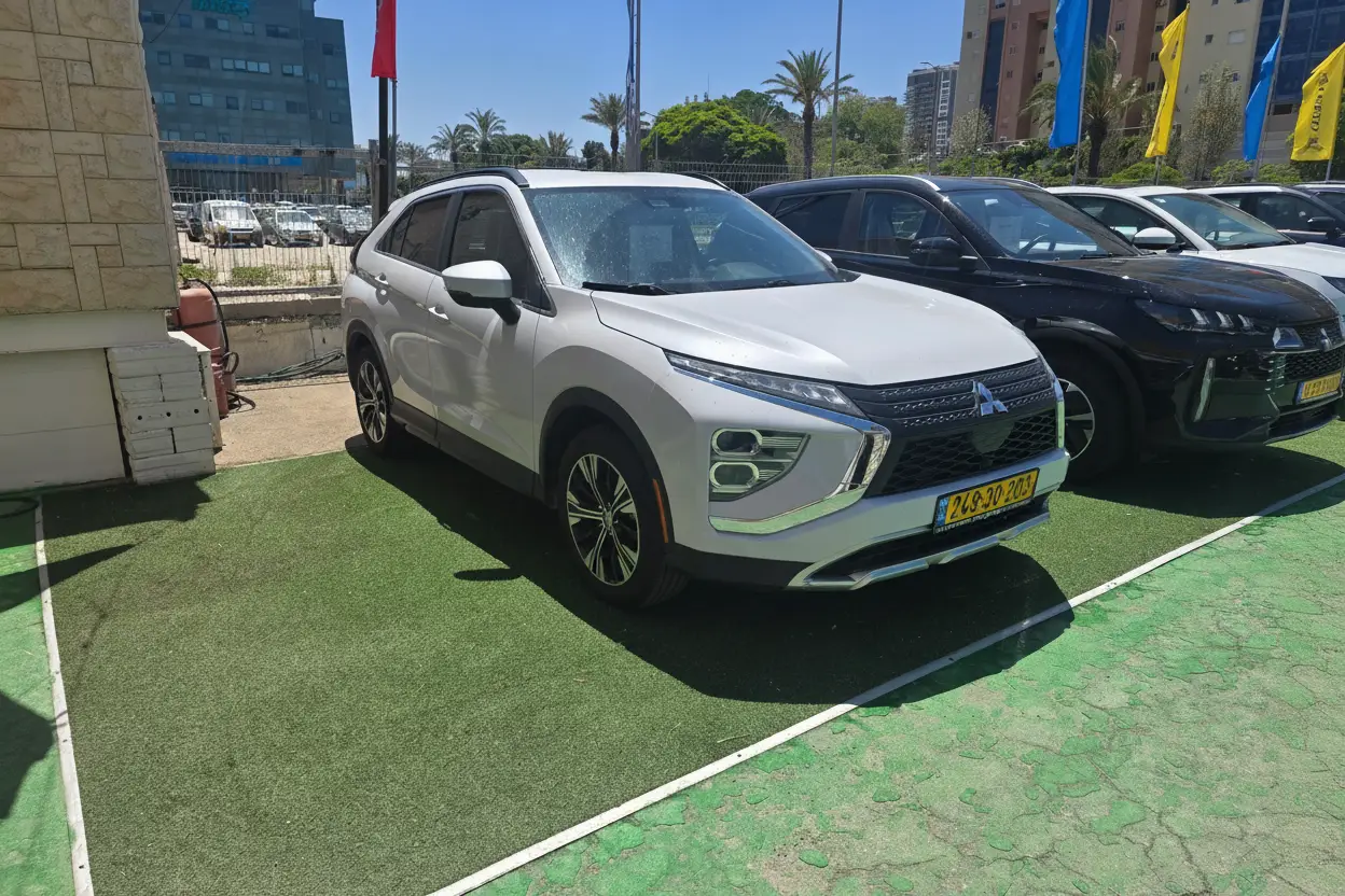מיצובישי ECLIPSE CROSS EXECUTIVE